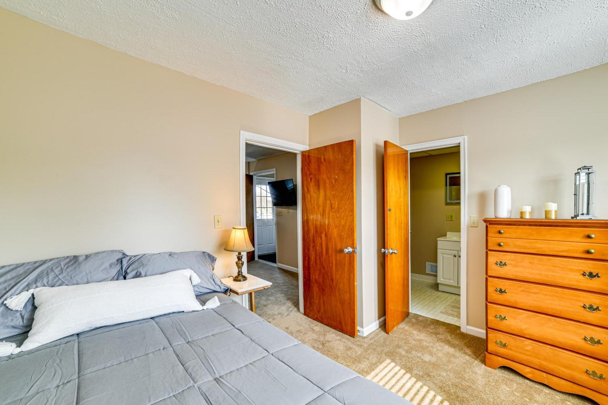Less Than 2 Mi To Suny Cortland Unit With Private Parking Exterior foto